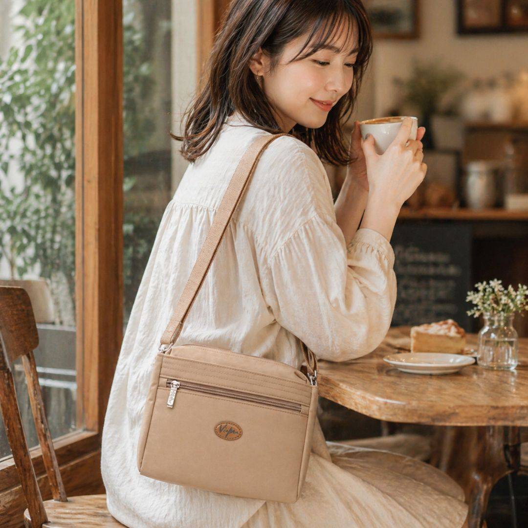 【新色上架】日本國民包郵差包-復古奶茶 7155