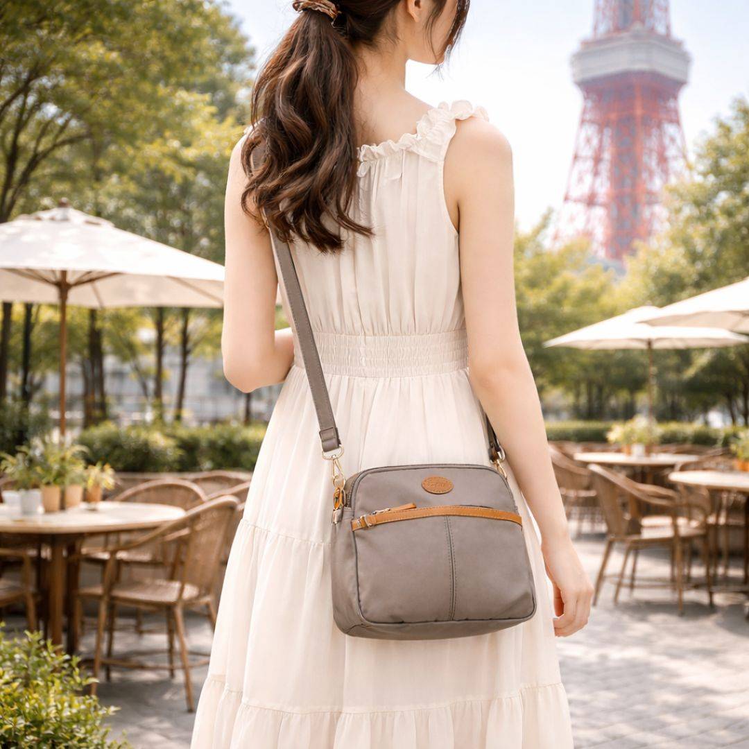 [ 熱銷補貨 ]頂級質感尼龍三層小圓斜背包-卡其3198