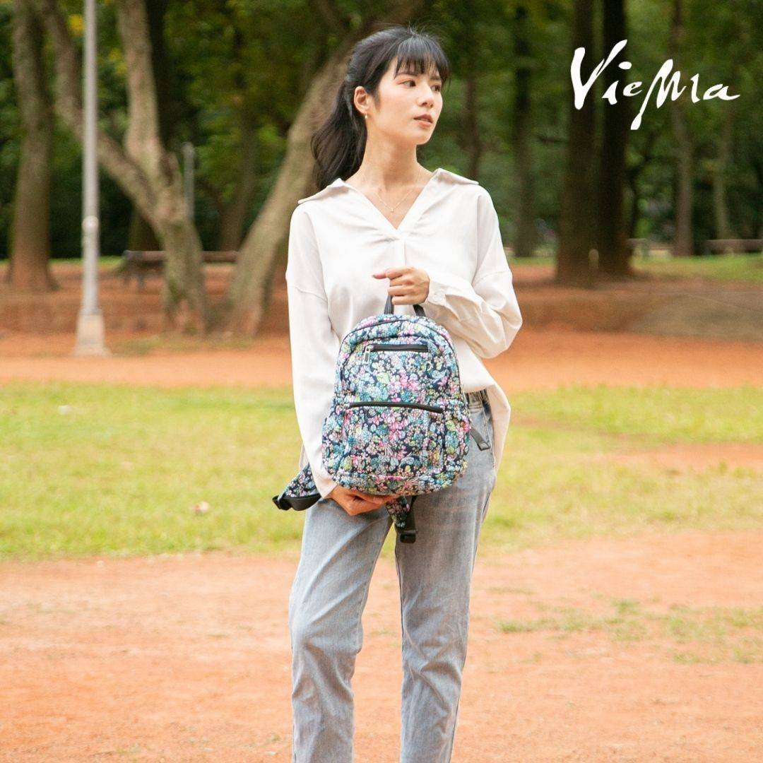 日系輕量學院風後背包-藍色小碎花 (F2966)