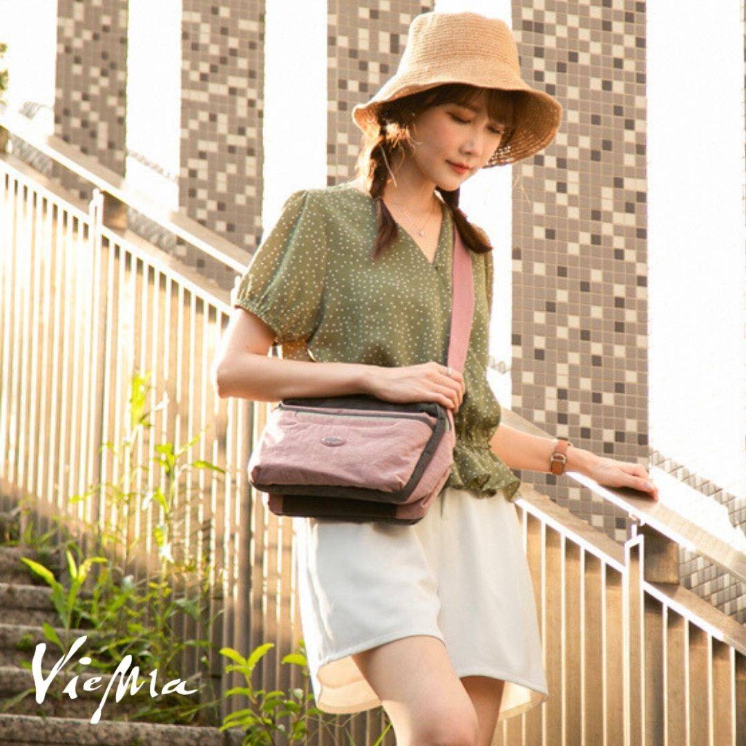 【熱銷補貨】日系千層郵差包-復古粉紅配藍5045