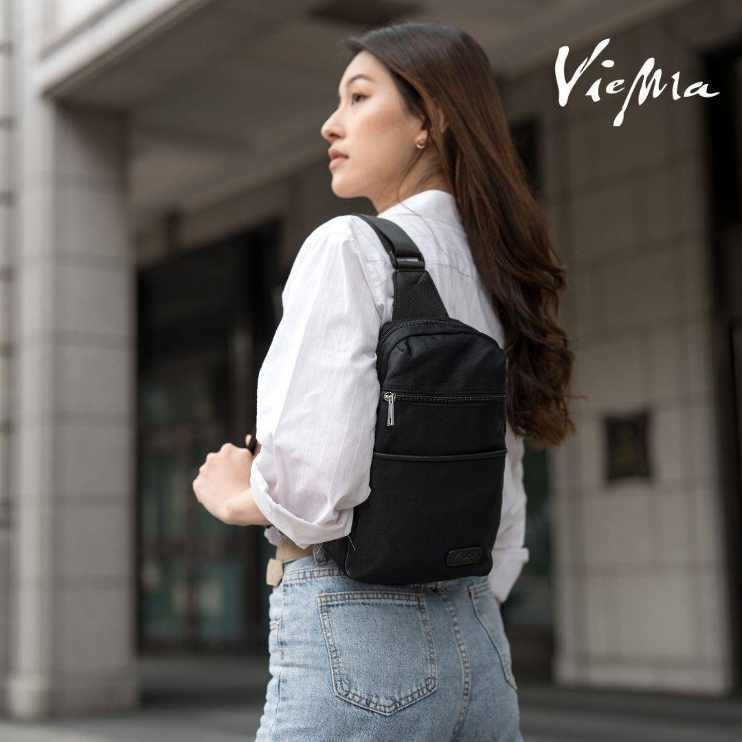 日系質感尼龍斜跨包胸包-個性黑(6024)