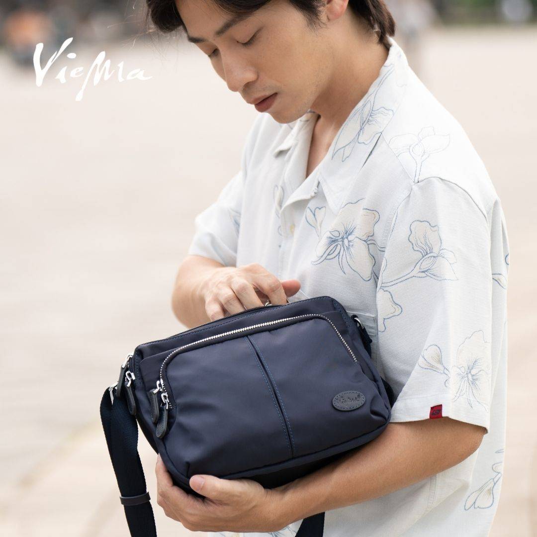 日系職人質感尼龍緞面斜背包-質感深藍(2960) 日系職人質感尼龍緞面斜背包-質感深藍(2960)